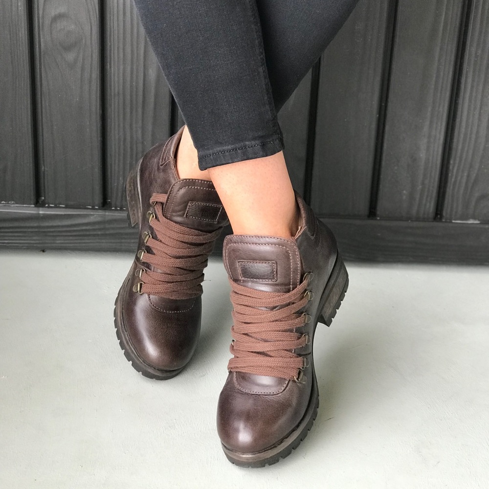 NIB Rugged Heart Leather Boots - Picture 7 of 8